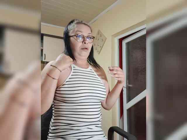 Alliahhot webcam