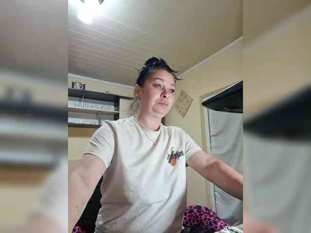 Alliahhot webcam