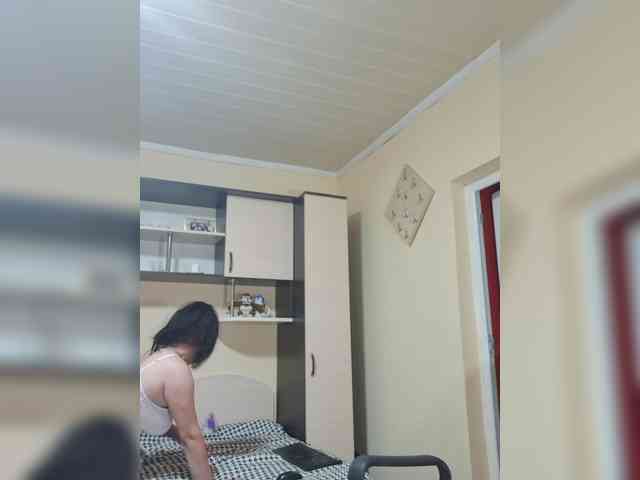 Alliahhot webcam