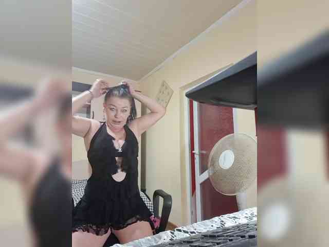 Alliahhot webcam