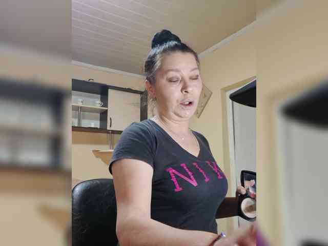 Alliahhot webcam