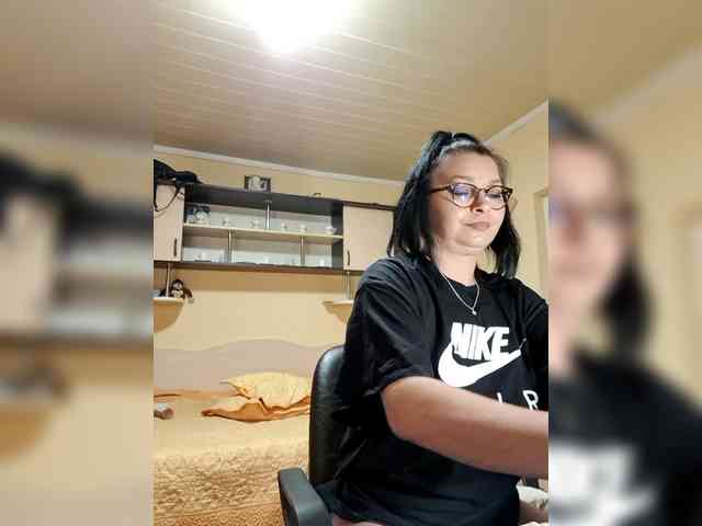 Alliahhot webcam