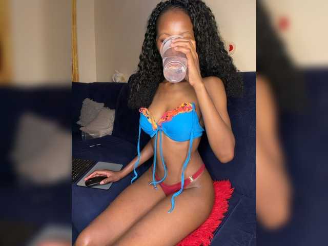 Pixellll live cam on BongaCams