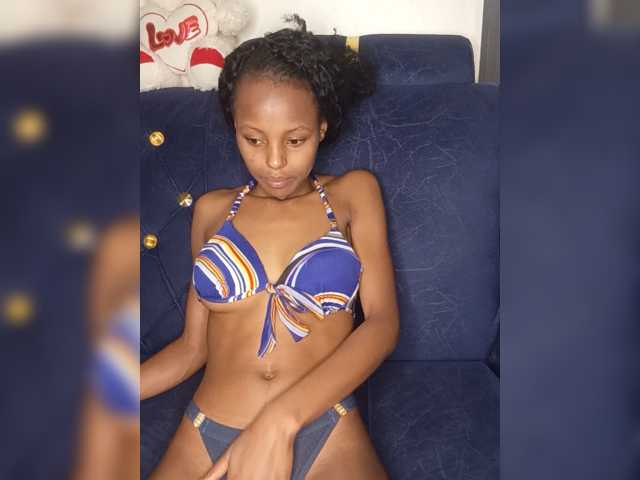 Pixellll live cam on BongaCams