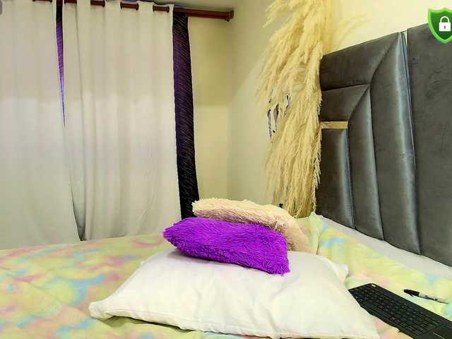 MiniLove01 live cam on BongaCams