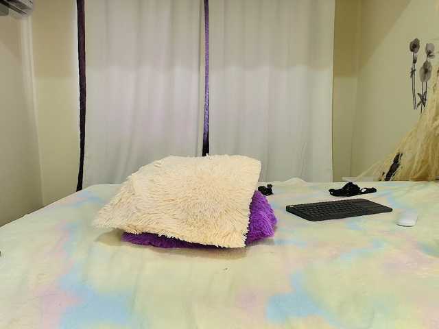 MiniLove01 live cam on BongaCams
