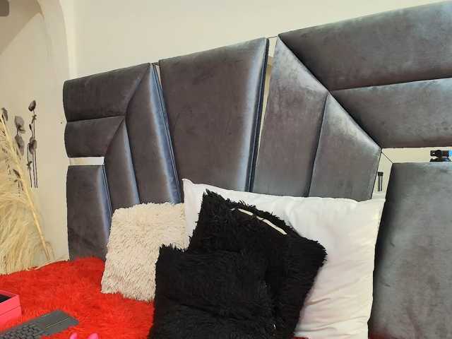 MiniLove01 live cam on BongaCams