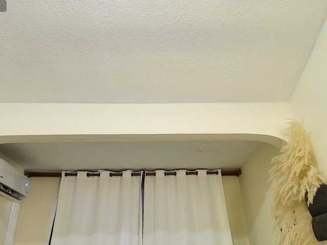 MiniLove01 live cam on BongaCams