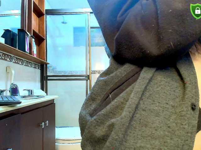 MiniLove01 live cam on BongaCams