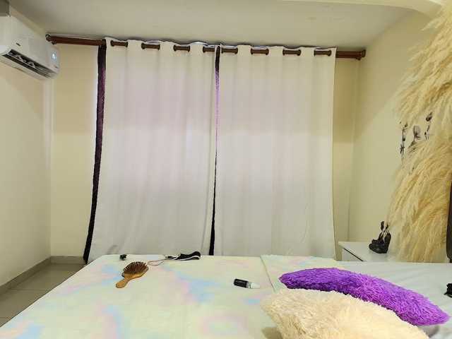 MiniLove01 live cam on BongaCams