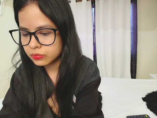 MiniLove01 live cam on BongaCams