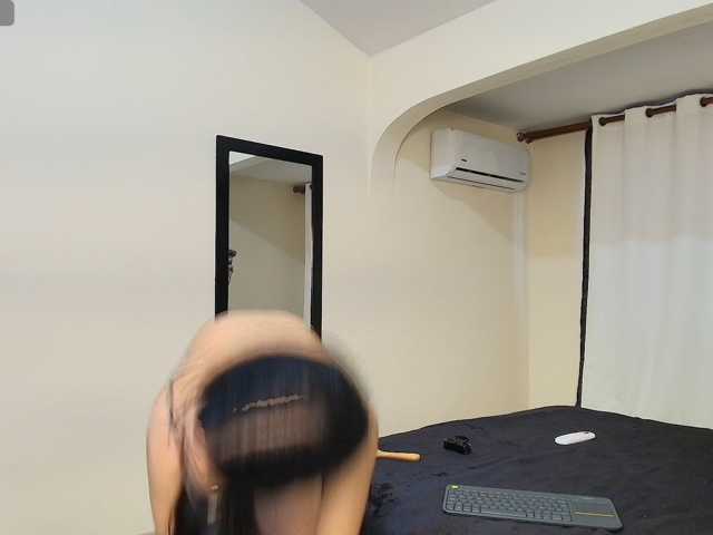 MiniLove01 live cam on BongaCams