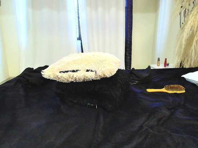 MiniLove01 live cam on BongaCams