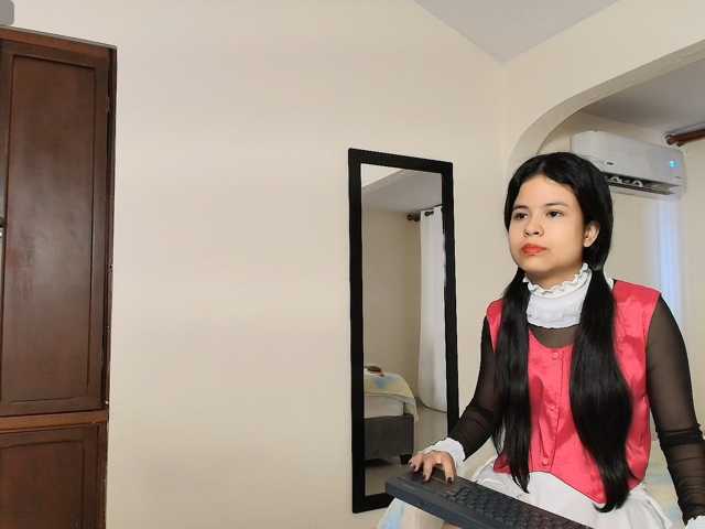 MiniLove01 live cam on BongaCams