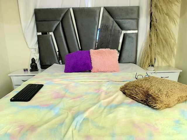 MiniLove01's BongaCams show and profile