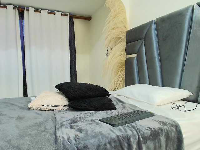 MiniLove01 live cam on BongaCams