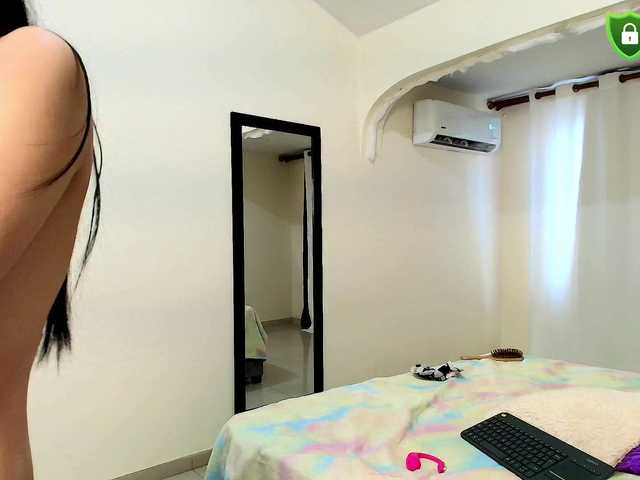 MiniLove01 live cam on BongaCams