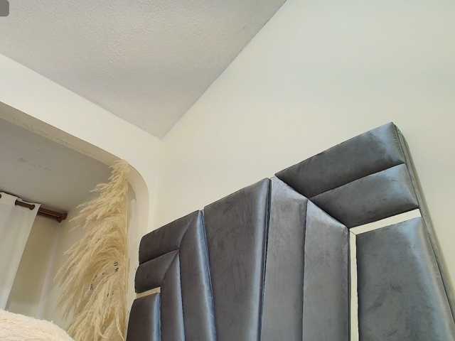 MiniLove01 live cam on BongaCams