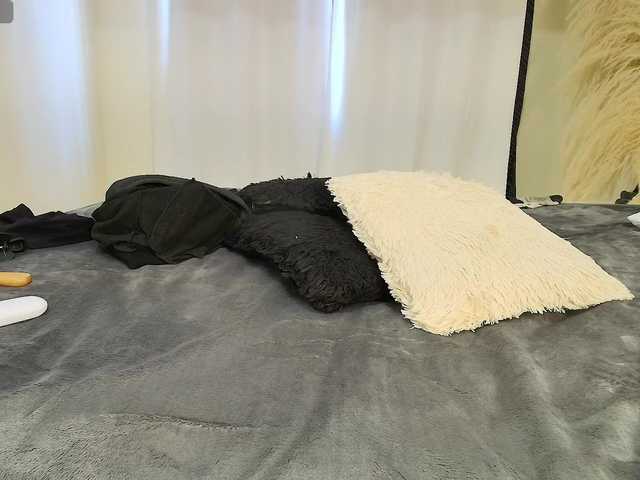 MiniLove01 live cam on BongaCams