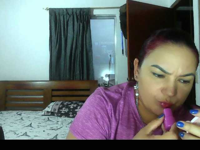 Ariel-69 live cam on BongaCams