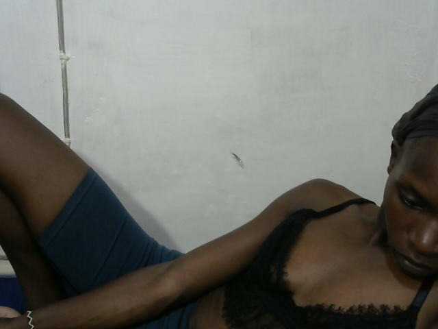 PrettyOne1 Cam en directo en BongaCams