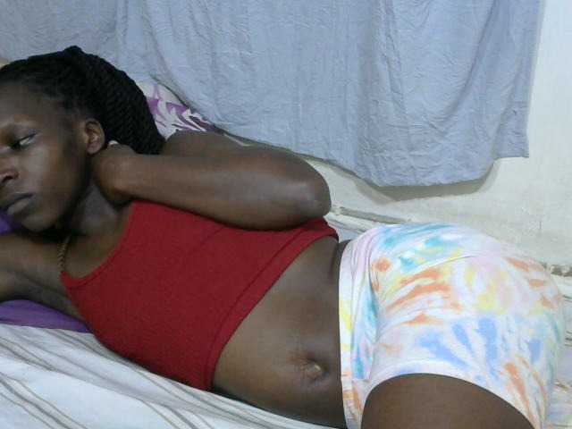 PrettyOne1 live webcam show