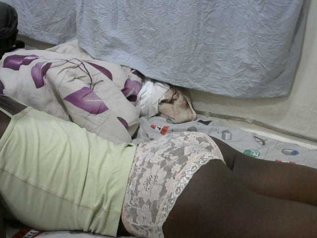 PrettyOne1 live cam on BongaCams