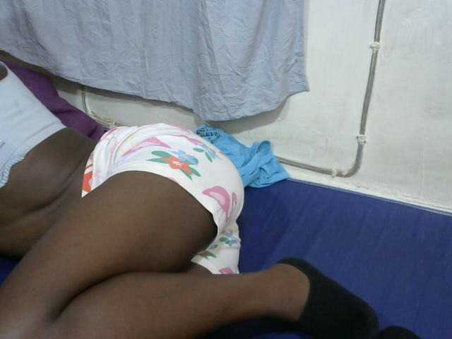 PrettyOne1 live webcam show