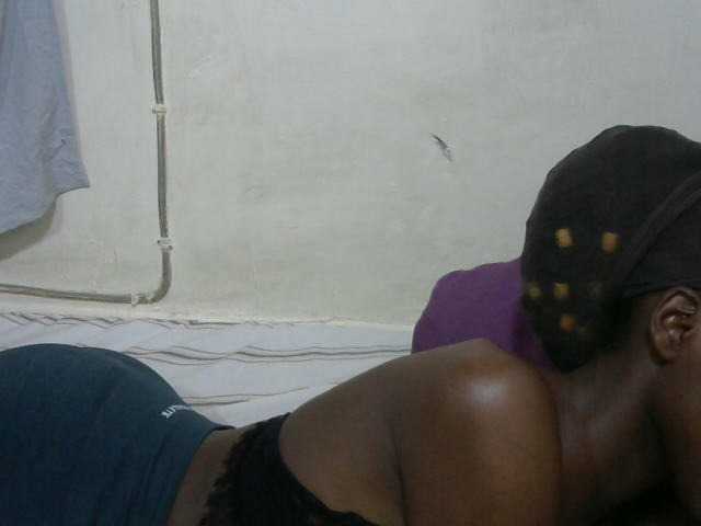 PrettyOne1 live cam on BongaCams