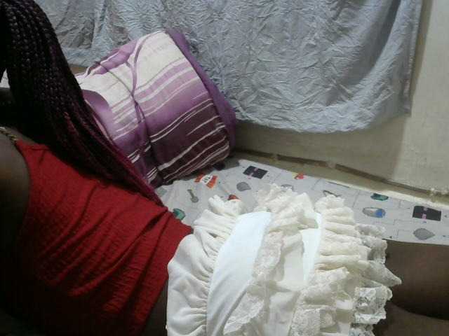 PrettyOne1 live cam preview