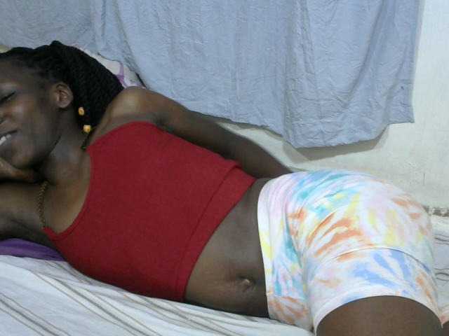 PrettyOne1 live webcam show