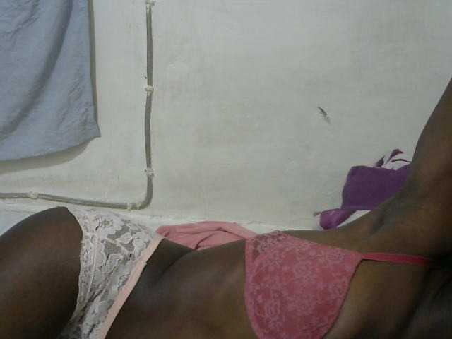 PrettyOne1 live cam preview
