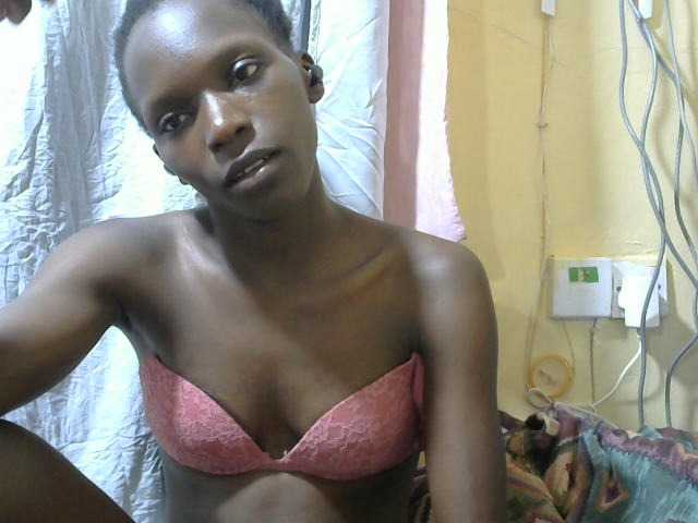 PrettyOne1 live cam on BongaCams