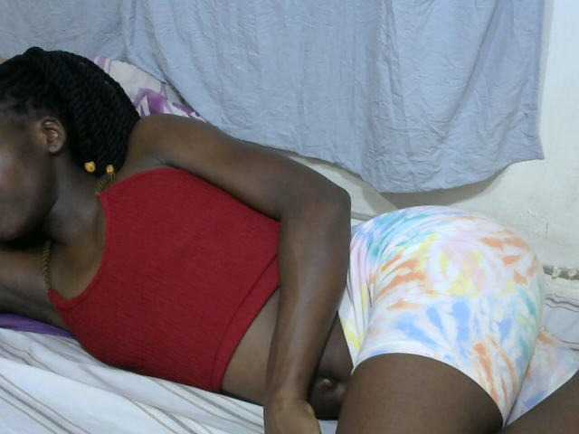 PrettyOne1 live webcam show
