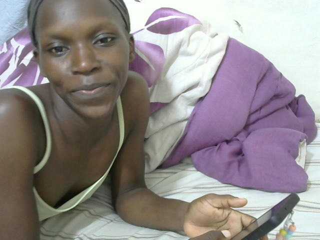 PrettyOne1 live cam on BongaCams