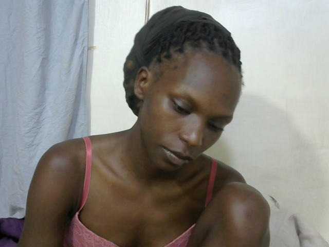 PrettyOne1 live cam on BongaCams