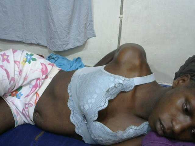 PrettyOne1 live webcam show