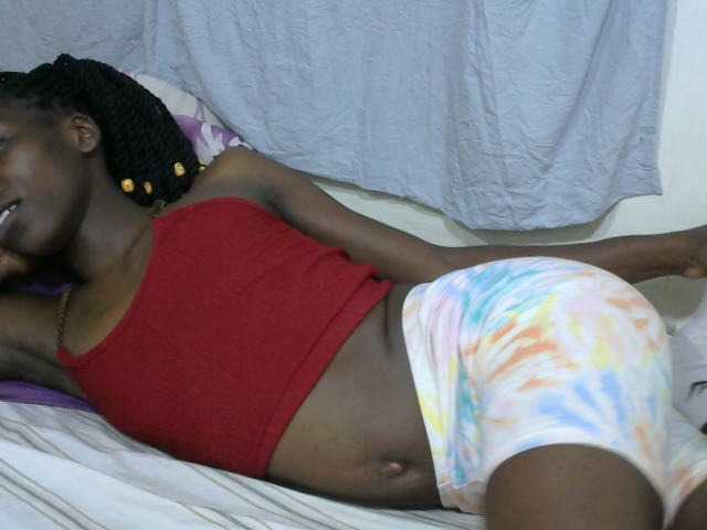 PrettyOne1 live webcam show