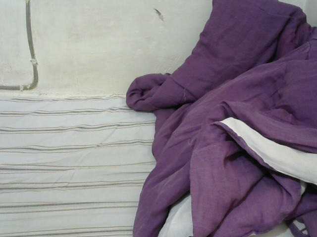 PrettyOne1 live cam on BongaCams