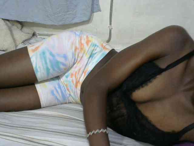PrettyOne1 webcam