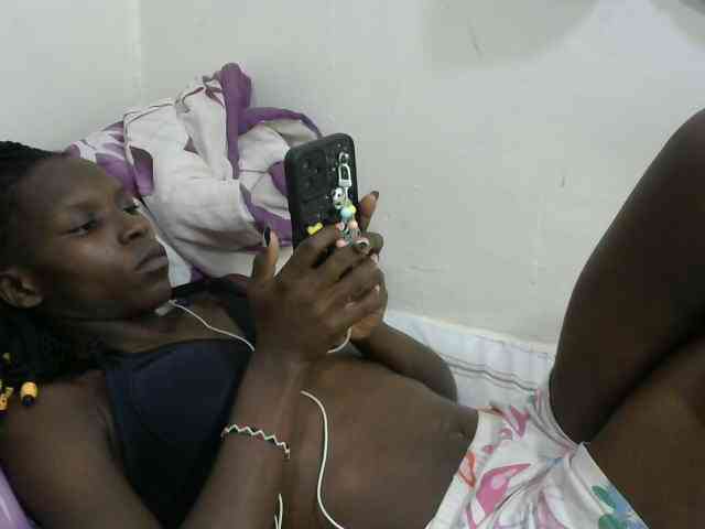 PrettyOne1 webcam