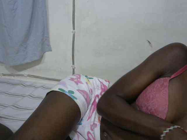 PrettyOne1 webcam