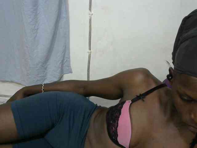 PrettyOne1 webcam