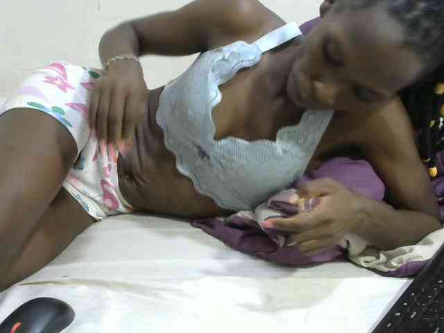 PrettyOne1 webcam
