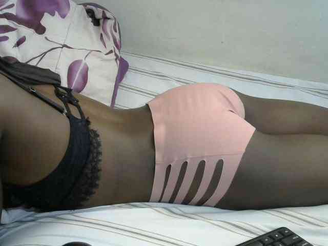PrettyOne1 webcam