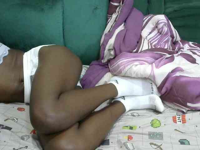 PrettyOne1 Live Webcam on BongaCams