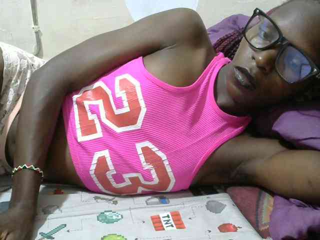 PrettyOne1 webcam