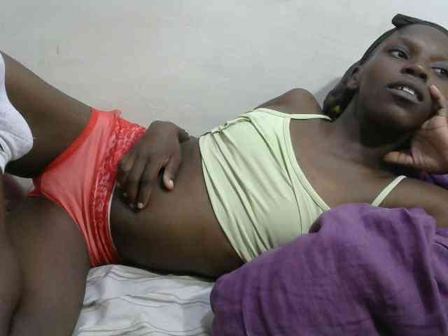 PrettyOne1 webcam