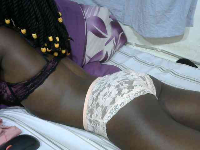 PrettyOne1 Live Webcam on BongaCams