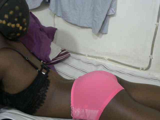 PrettyOne1 webcam